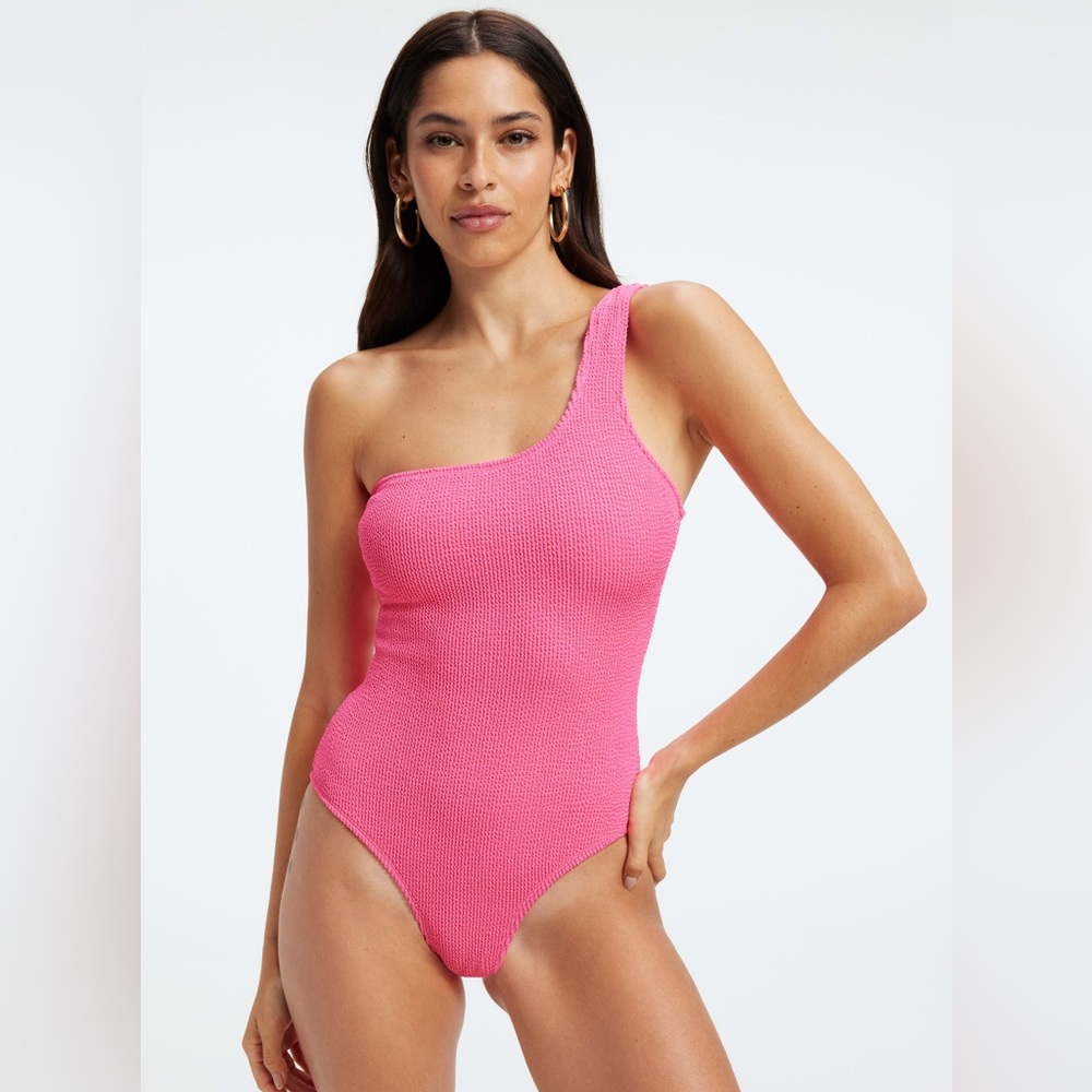 NWT Good American Always Fits Shoulder One Piece in bright pink